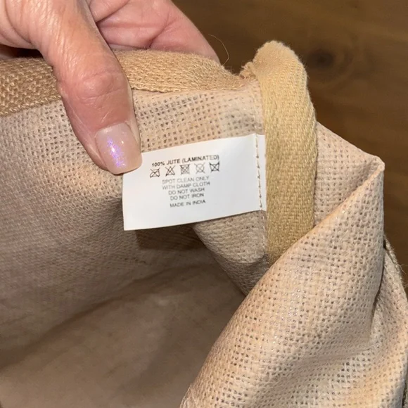 Burlap Pineapple Tote - Picture 5 of 5